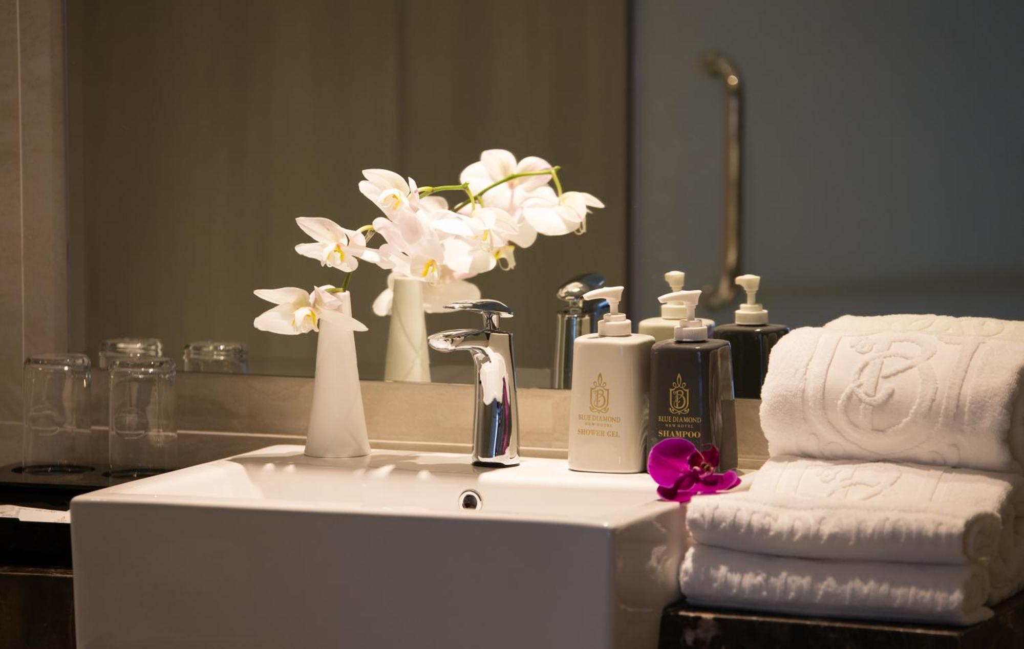 הו צ'י מין סיטי Nicecy Suite Hotel & Spa מראה חיצוני תמונה